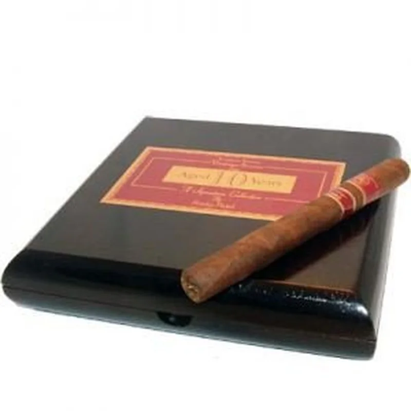 Rocky Patel Vintage 1992 — Churchill · Box of 10